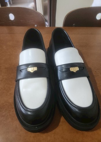 Klasik 37 Siyah Beyaz Tokalı Kadın Loafer - Görsel 8