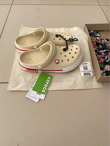 Crocs bej 2022