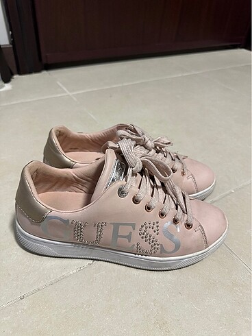 Guess sneaker