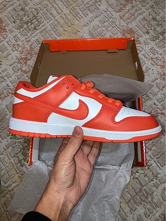 42 Beden turuncu Renk NİKE SB DUNK LOW ORANGE