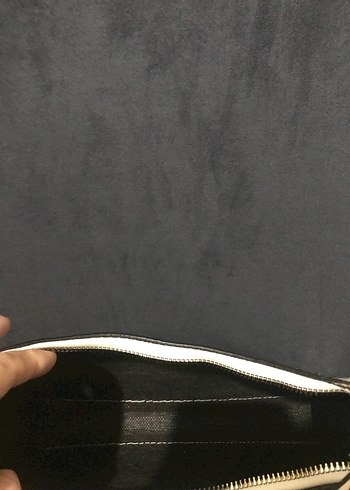  Beden Zincir Detaylı Bej Çanta
