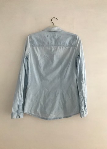 Düğmeli Açık Mavi Denim Gömlek - Görsel 2