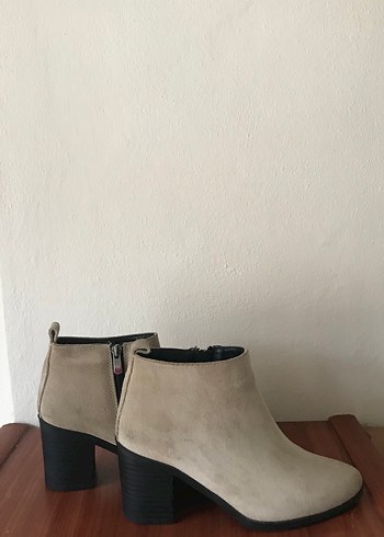 Bej süetderi chelesa kadın bot - Görsel 7