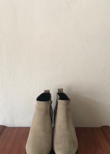 Bej süetderi chelesa kadın bot - Görsel 3