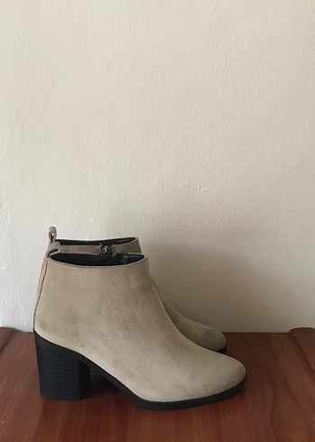 Bej süetderi chelesa kadın bot - Görsel 2