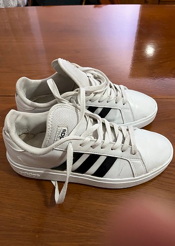Beyaz orijinal Adidas Bağcıklı Kadın Spor Ayakkabı - Görsel 3