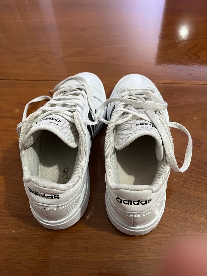 Beyaz orijinal Adidas Bağcıklı Kadın Spor Ayakkabı - Görsel 5