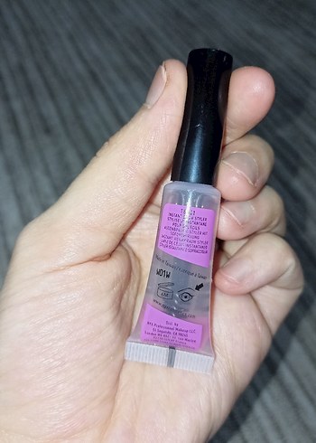 NYX Mor Kaş Yapıştırıcısı - Görsel 3