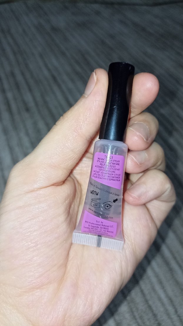 NYX Mor Kaş Yapıştırıcısı - Görsel 3