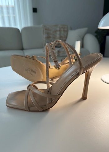 Bej Minimalist Topuklu Kadın Sandalet - Görsel 3