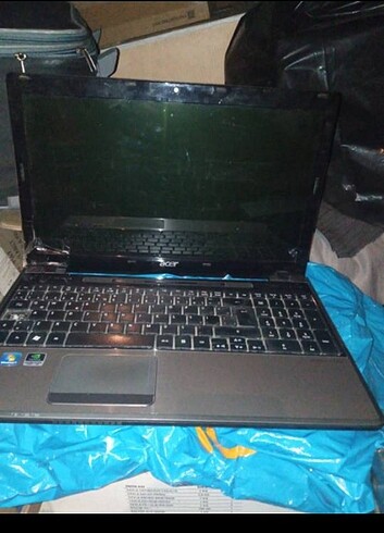 Acer marka çalışıyor