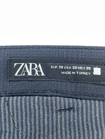 38 Beden lacivert Renk Zara Düz Kesim %70 İndirimli.