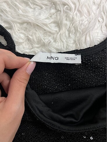 xs Beden Mango parıltılı üst