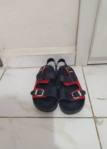Koyu Kırmızı Tokalı Erkek Çocuk Sandalet