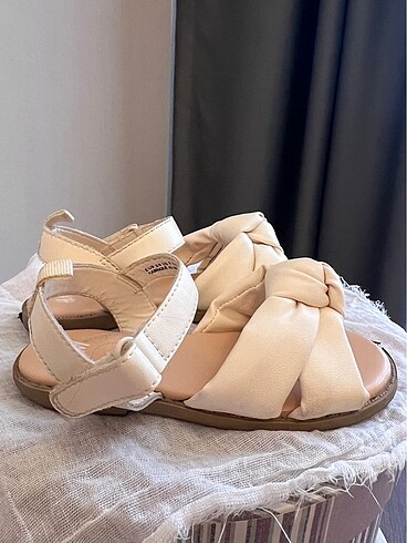 26 Beden beyaz Renk H&M Kız Çocuk Sandalet