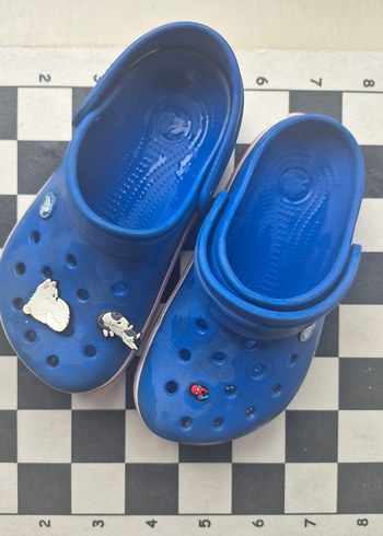 Crocs 32