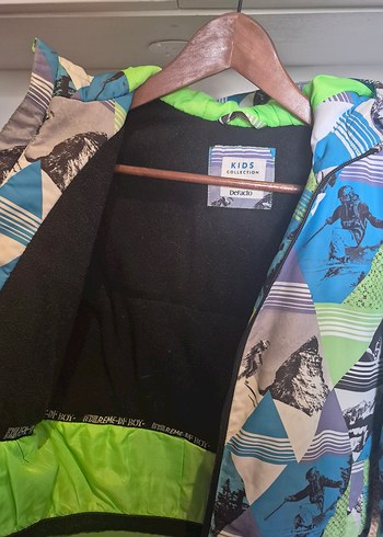 Desenli Kapüşonlu Erkek Çocuk kayak Mont - Görsel 3