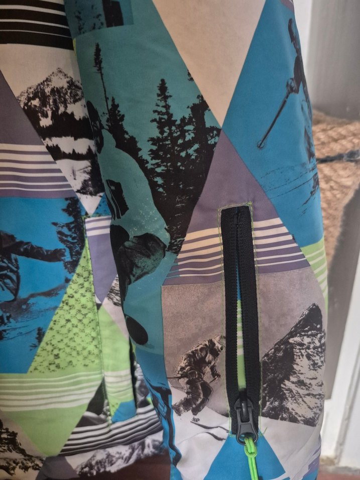 Desenli Kapüşonlu Erkek Çocuk kayak Mont - Görsel 4