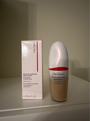 SHISEIDO Revitalessence Skın Glow