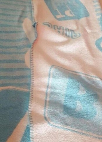 Çocuklar için renkli baskılı mavi battaniye - Görsel 2