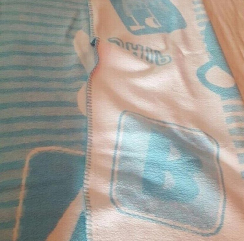 Çocuklar için renkli baskılı mavi battaniye - Görsel 2