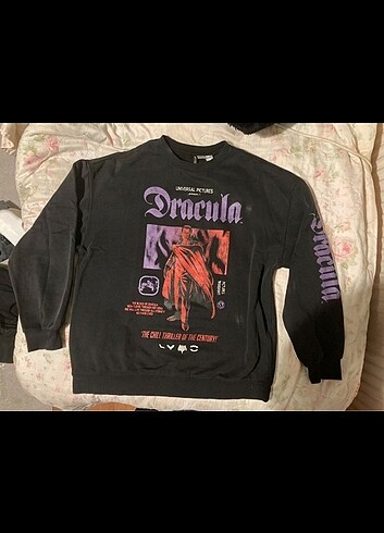 m Beden H&M Dracula Sweatshirt