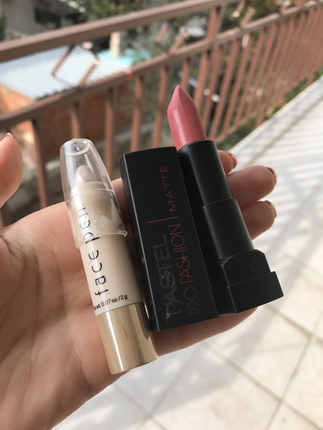 Hm aydınlatıcı pastel mat ruj