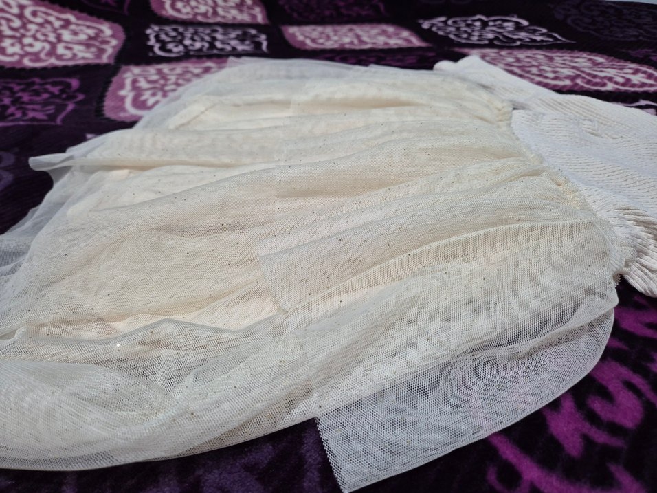 Uzun Kollu Beyaz Nakışlı Kız Elbisesi - Görsel 3