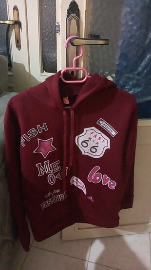 Bordo kapşonlu kazak