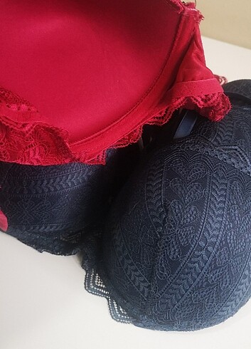 l Beden 90 B ve 85 b mevcut