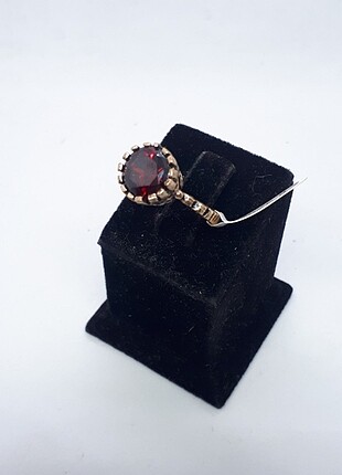 Zircon taşlı antik yüzük
