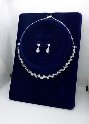 Zircon set