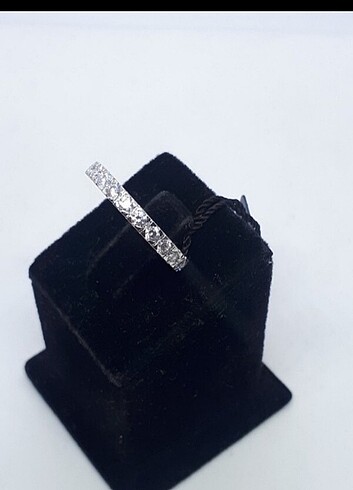 Zircon yüzük