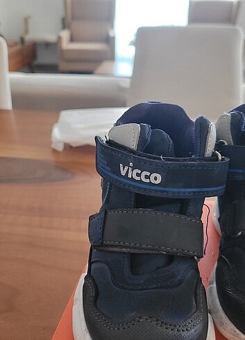 26 Beden mavi Renk Vicco ışıklı bot