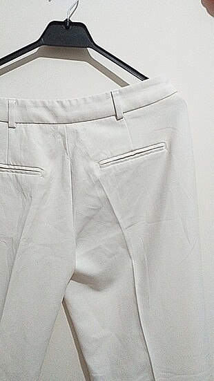 40 Beden beyaz Renk 40 beden beyaz kumaş pantolon