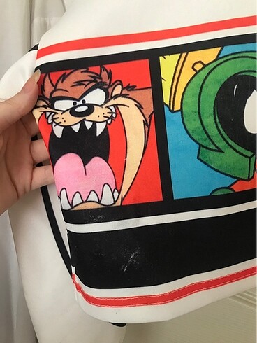 m Beden looney tunes sweatshirt