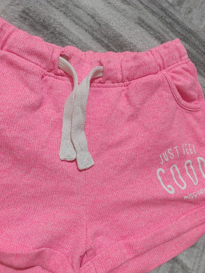 Pembe Pamuklu Kız Şortu - Görsel 3