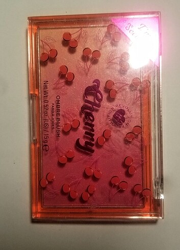 revolution cherry blush ve oje