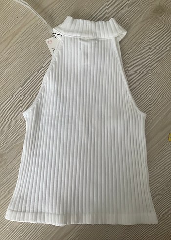 s Beden beyaz Renk ZARA Beyaz Yarım Balıkçı Yaka Kolsuz BLUZ