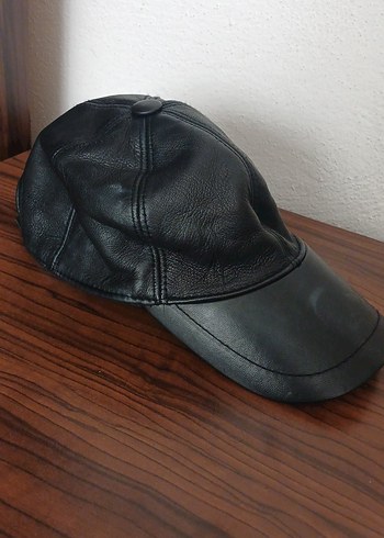 Kadın Siyah Parlak Deri Biker Şapka - Görsel 2