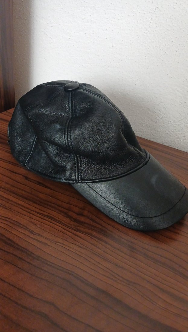 Kadın Siyah Parlak Deri Biker Şapka - Görsel 2