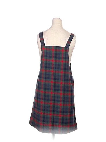 m Beden PreLoved Kısa Elbise %70 İndirimli.