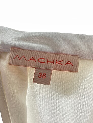 38 Beden beyaz Renk Machka Bluz %70 İndirimli.