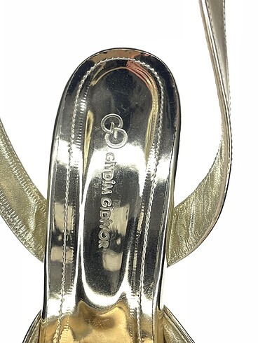 40 Beden altın Renk Vintage Love Platform %70 İndirimli.