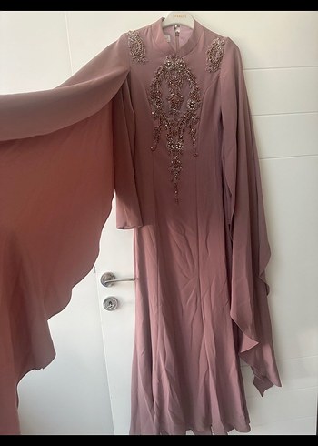 İşlemeli Uzun Kollu Drapeli pelerinli Abiye Elbise - Görsel 3