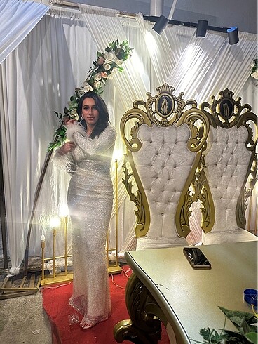 Pullu abiye elbise