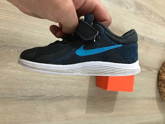 24 Beden Nike Revolution 4 (23.5)