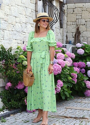 m Beden Yeşil çiçekli elbise 