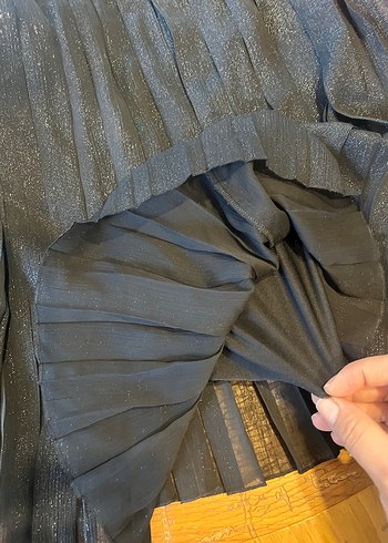 Piliseli Siyah Midi Etek - Görsel 3