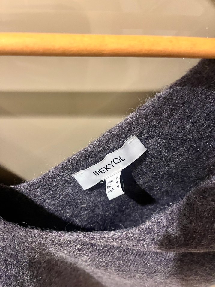 Beyaz ve gri V Yaka Örgü Kadın Süveter 2 adet - Görsel 4